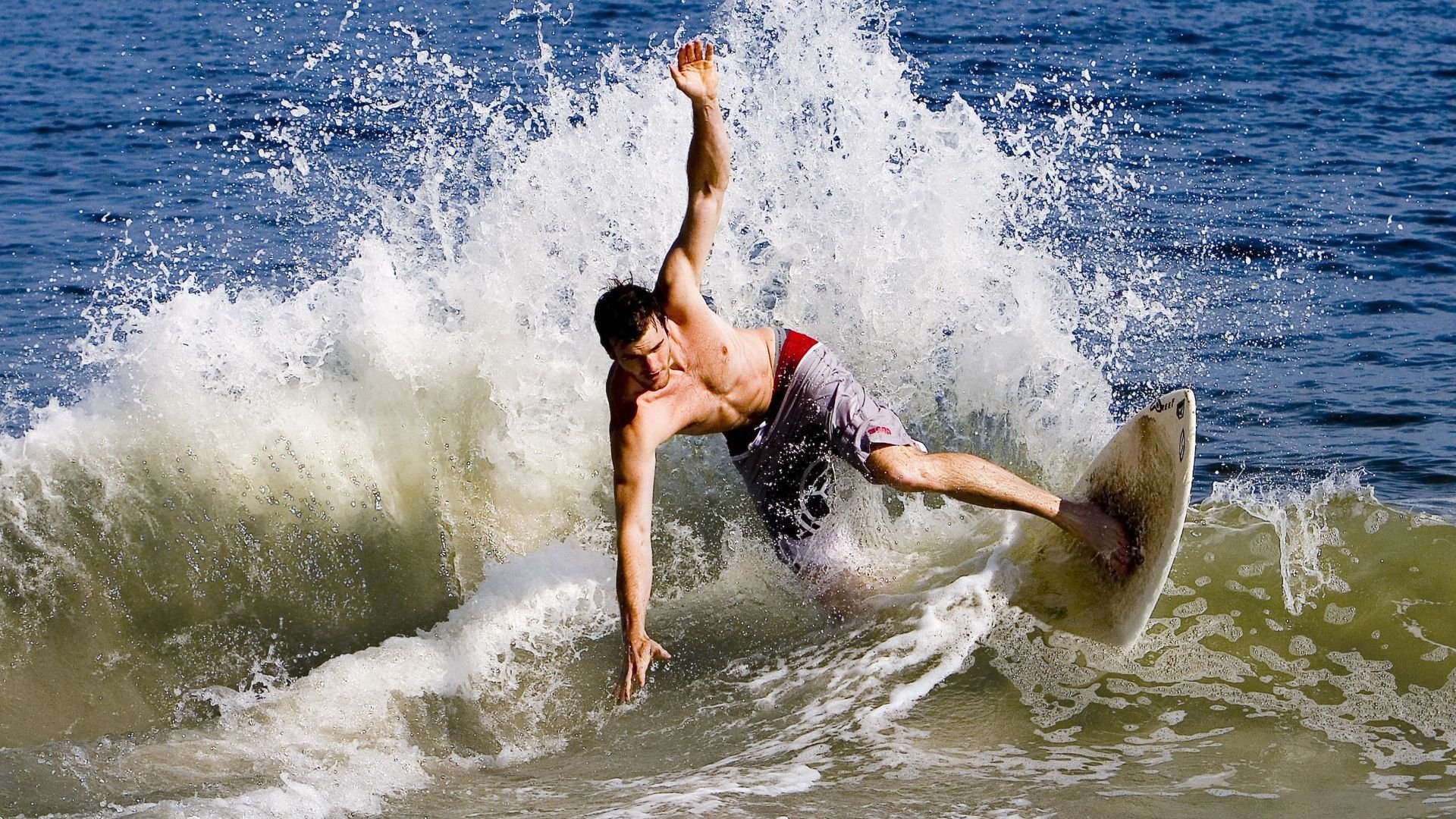 KAIYUNAPP-中国男子4×200米自由泳接力决赛奋勇争先，男子4×100米自由泳接力